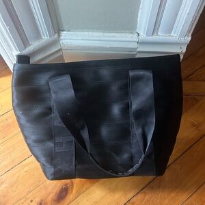 Harveys Seatbelt Bag Solid Black MBT Medium Boat Tote Shoulder Bag Zip Top